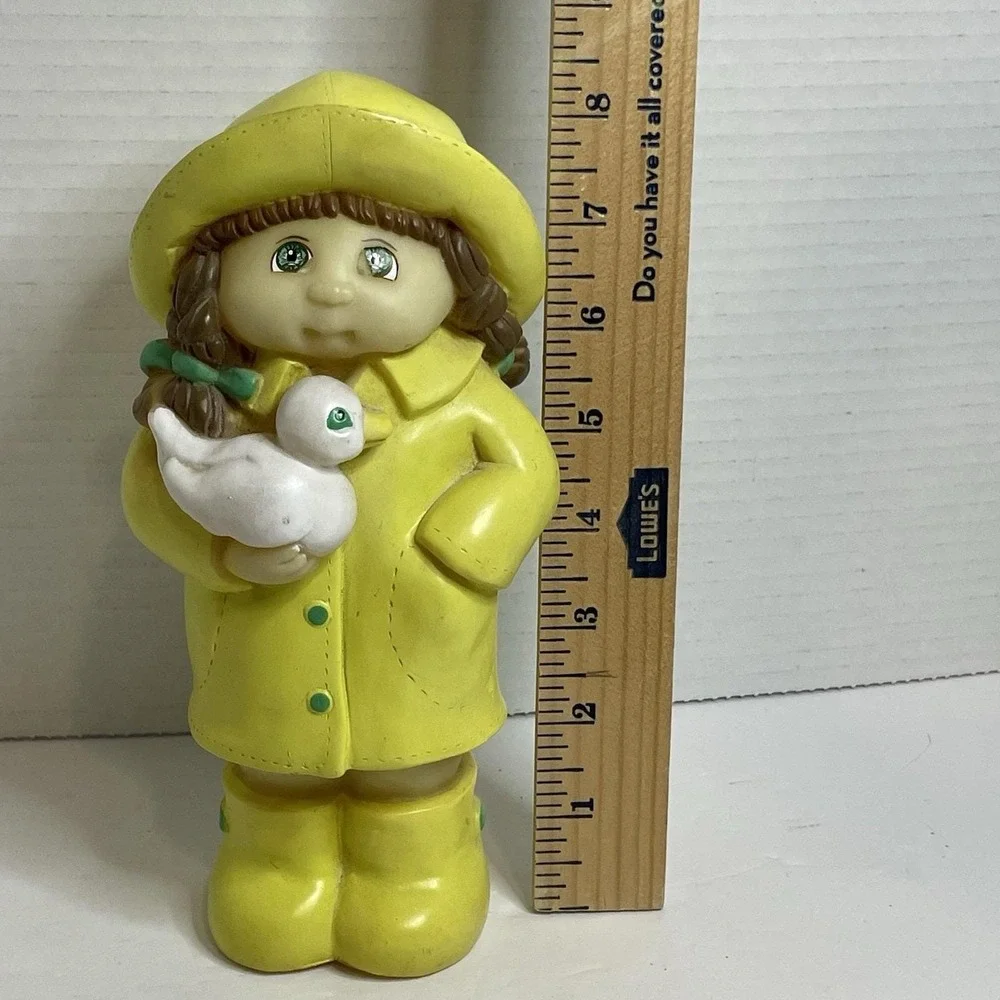 Vintage 1985 Cabbage Patch Kids Coin Bank Yellow Rain Slicker W Duck Spring